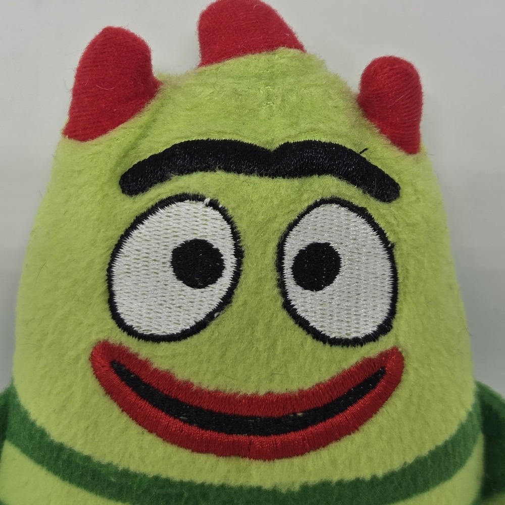 Yo Gabba Gabba Brobee Plush 2010 9" Stuffed Toy Green Striped - Picture 3 of 7